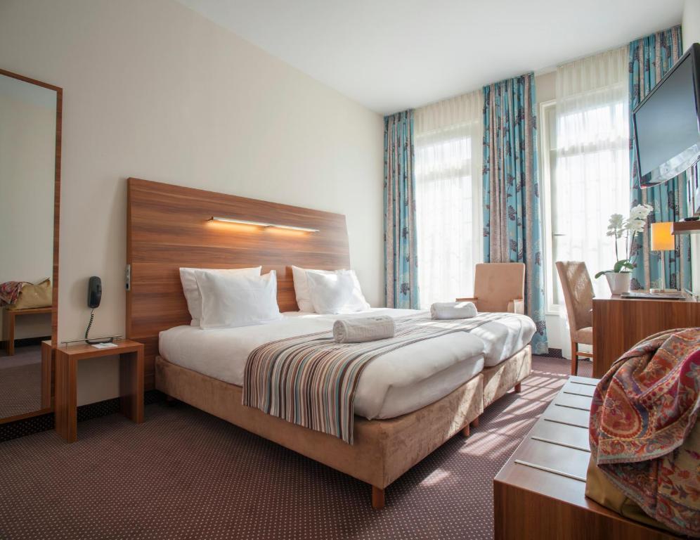 Albert Premier Hotel Bagnoles-de-l'Orne Bilik gambar